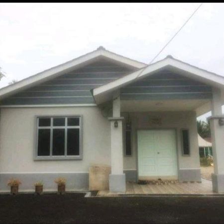 Nor Su Homestay Alor Gajah Esterno foto